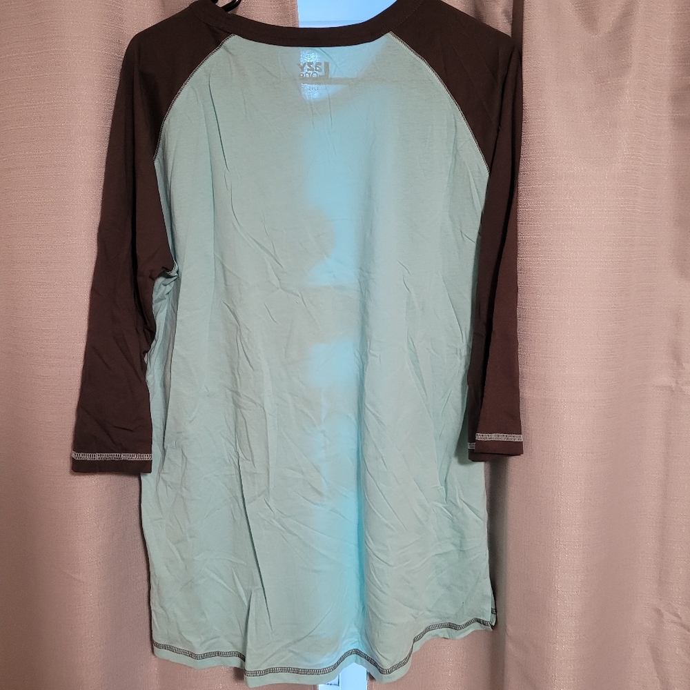3 T-shirt bundle - Picture 9 of 11